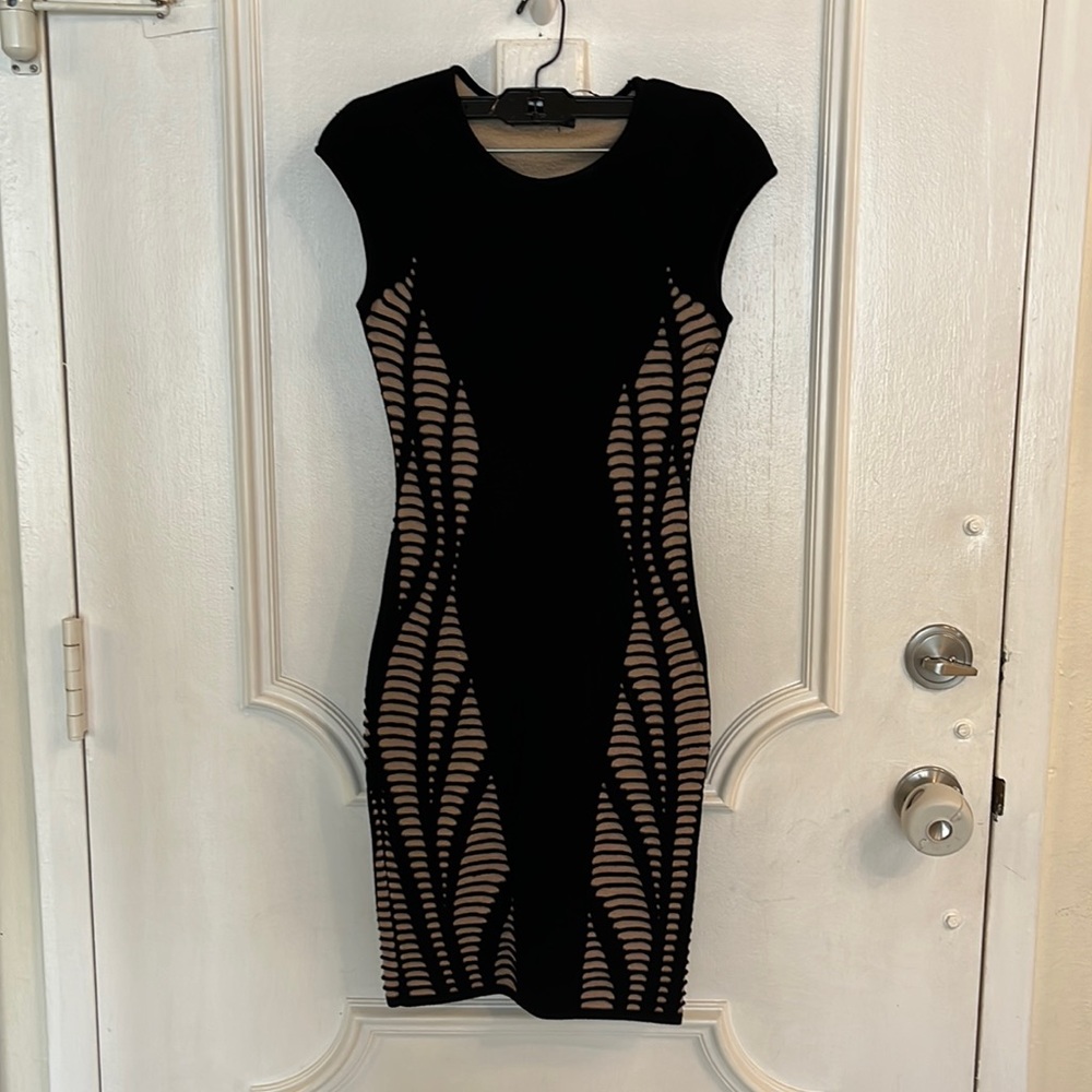 Streching black dress